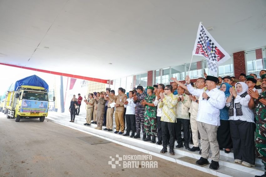 Bentuk Kepedulian Terhadap Korban Bencana Alam, Bupati Batu Bara Lepas Keberangkatan 12 Truk Bantuan