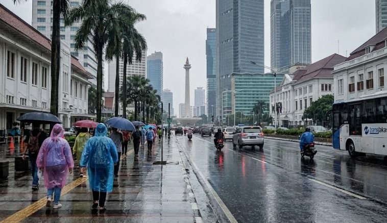 Cuaca DKI Jakarta Hari Ini: Hujan Ringan Guyur Sejumlah Wilayah, Suhu Tertinggi Capai 30 Derajat
