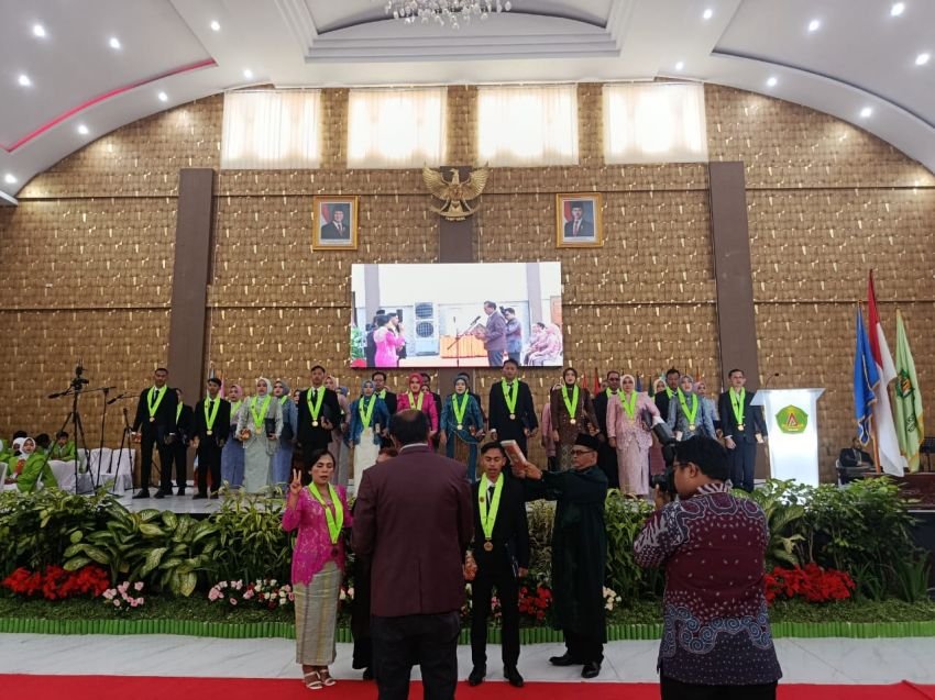 Universitas Aufa Royhan Gelar Angkat Sumpah Profesi Ners dan Bidan di Padangsidimpuan