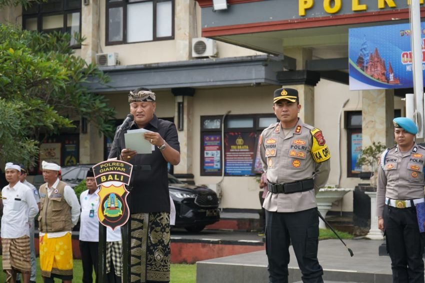 Polres Gianyar Gelar Apel Operasi Lilin Agung 2025 Jelang Natal dan Tahun Baru