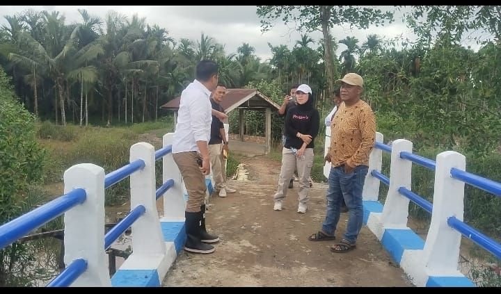 Pembangunan Jembatan RT 07 Muara Sabak Rampung, Perkim Tanjabtim Lakukan Penyesuaian Lapangan