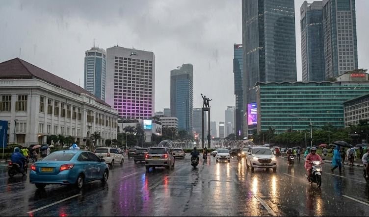 Cuaca DKI Jakarta Hari Ini: Seluruh Wilayah Berpotensi Hujan, Jakarta Selatan Diprediksi Disertai Petir
