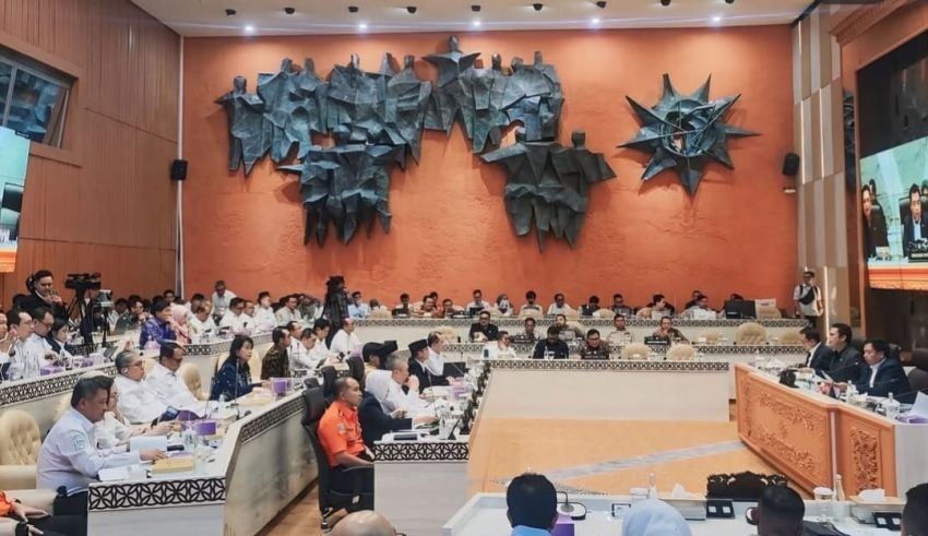 Lasarus: Jika Kesulitan, Pemerintah Jangan Malu Minta Bantuan Tangani Bencana Sumatera