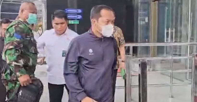 Kasi Datun Kejari HSU Serahkan Diri ke KPK Usai Kabur Saat OTT, Bantah Tabrak Petugas