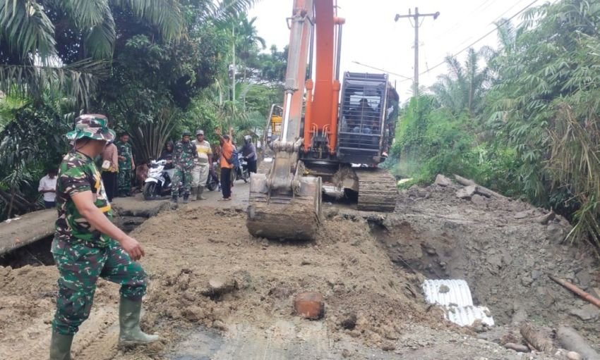 Putusnya Jembatan Akibat Banjir Langkat, Pangdam I/BB Turun Tangan Pastikan Akses Warga Pulih Cepat