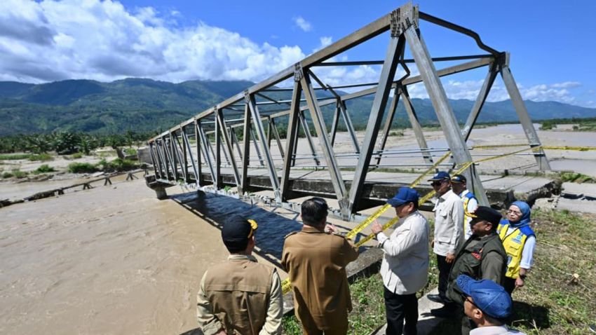 Jembatan Pante Dona Putus Total, Presiden Prabowo Tinjau Lokasi dan Fokuskan Upaya Pemulihan Akses Warga