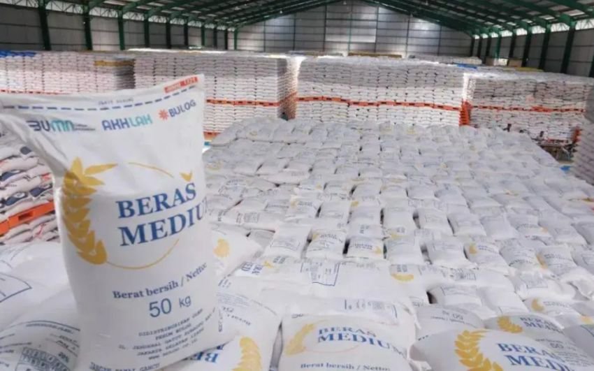 Perum Bulog Sumut Salurkan 2.855 Ton Beras untuk Warga Terdampak Bencana