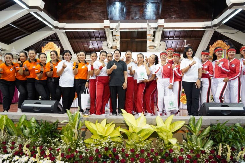 Hari Ibu ke-97 di Bali, Ny. Seniasih Ingatkan Pentingnya Peran Domestik Perempuan