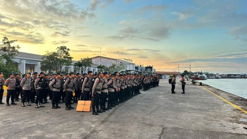 Dari Jakarta ke Sumatera: Polri Bawa Bantuan dan Pasukan Brimob untuk Korban Bencana