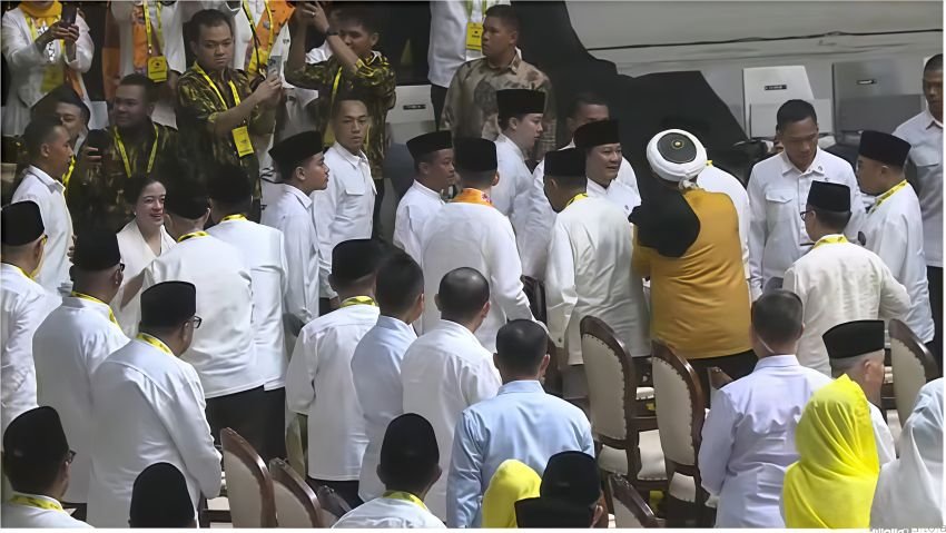 Prabowo dan Gibran Hadiri Puncak HUT Golkar ke-61 di Istora Senayan, Jakarta