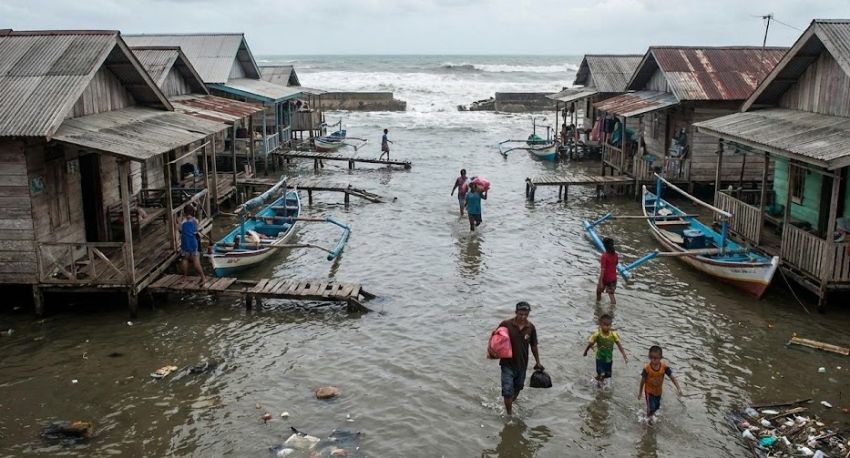 Waspada! Daerah Pesisir Ini Berpotensi Terdampak Banjir Rob Saat Natal dan Tahun Baru