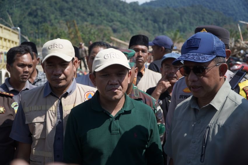 Mendagri Tito Karnavian dan Wagub Aceh Dampingi Penyaluran Bantuan untuk Korban Banjir