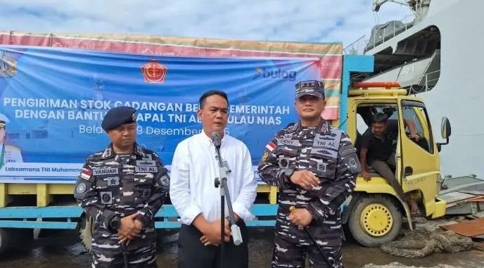 BULOG Sumut Kirim 320 Ton Beras ke Nias Pakai KRI Banda Aceh, Antisipasi Kelangkaan Pangan Jelang Nataru