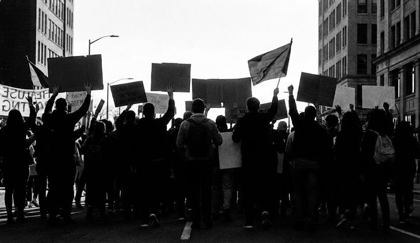 Unjuk Rasa di Depan Gedung Sarinah, 425 Personel Gabungan Dikerahkan