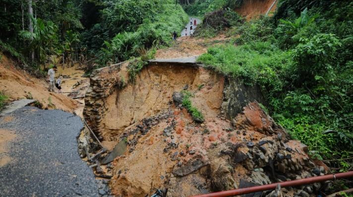 Wakapolri Dorong Percepatan Penanganan Banjir dan Longsor di Aceh, Sumbar, dan Sumut