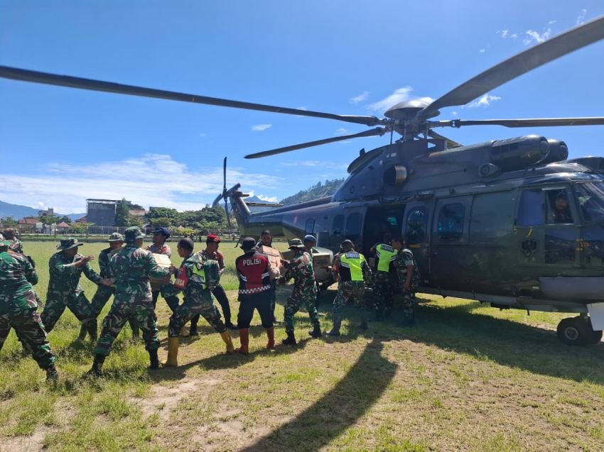 Akses Darat Lumpuh, TNI AU Kerahkan Caracal dan Hercules untuk Jangkau Wilayah Terisolasi di Aceh