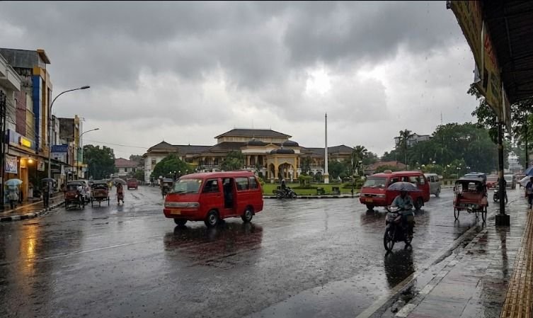 Cuaca Berawan dan Hujan Ringan Diprakirakan Dominasi Sumatera Utara