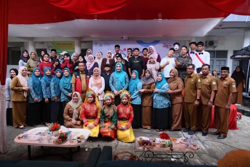 Karya Anak Disabilitas Rungu Bikin Ketua TP PKK Aceh Terharu