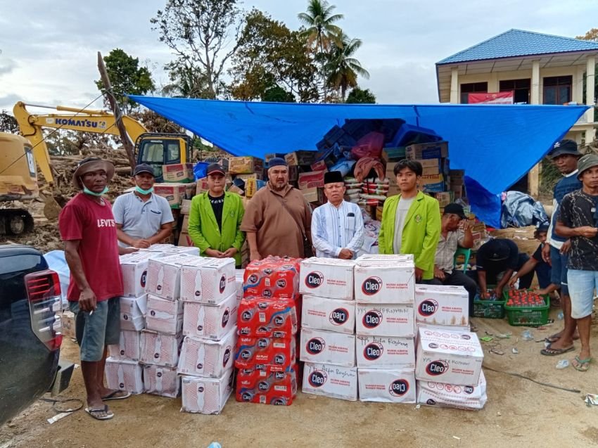 Universitas Aufa Royhan Salurkan Bantuan Air Bersih untuk Warga Hutagodang yang Terdampak Bencana