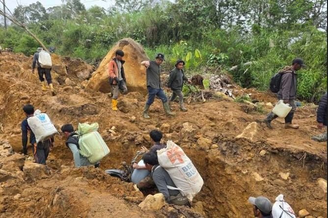 Pertalite Rp 80.000 per Liter, Warga Aceh Utara Terdampak Banjir Menjerit