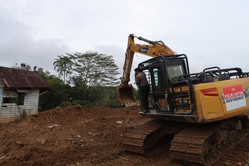 Polri Tancap Gas Tangani Bencana di Sumatera Utara: 21 Alat Berat Dikerahkan dan 100 Titik Fasilitas Air Bersih Siap Operasional