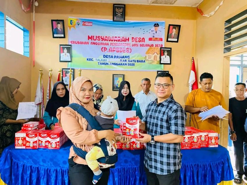 Dorong Gizi Seimbang, Desa Pahang Salurkan Susu untuk Ibu Hamil dan Balita Lewat Posyandu: Kades Paisal Tegaskan Komitmen Cegah Stunting di Batu Bara