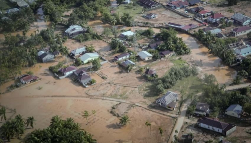 Mengapa Kita Sibuk pada Tumbler Ketika Sumatera Tenggelam?