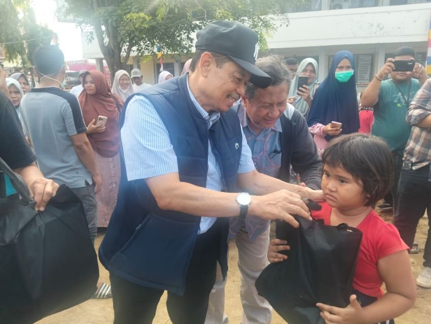 Kementerian Dikdasmen Turun Langsung, 500 Paket Edukatif Dibagikan untuk Siswa Korban Banjir di Tiga Kabupaten Aceh