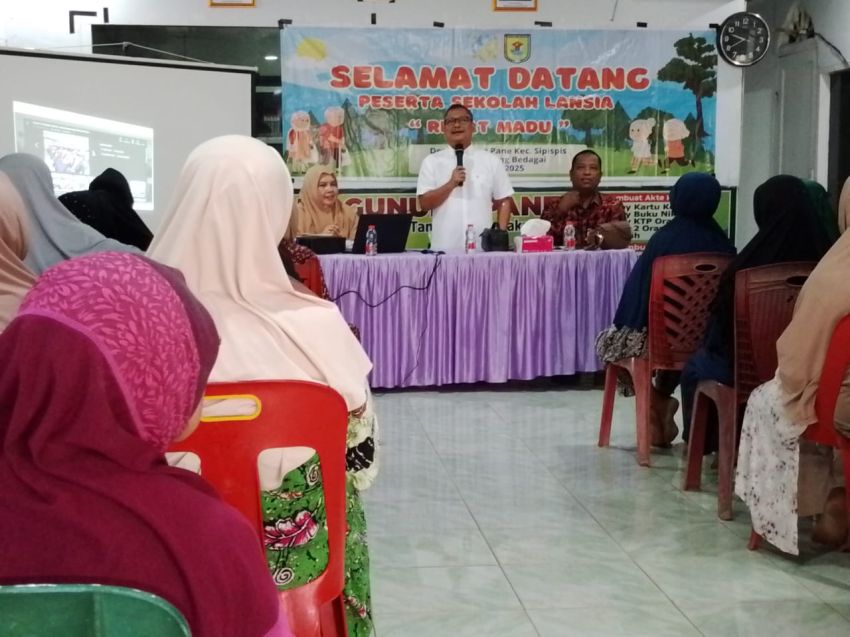Belajar Tak Kenal Usia: Sekolah Lansia Gunung Pane Tutup Rangkaian Materi dengan Inspirasi Doa Ibu