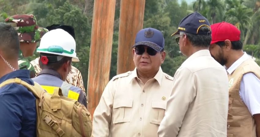 Prabowo Tinjau Perbaikan Jembatan Bailey Teupin Mane di Bireuen, Instruksikan Percepatan Pemulihan Akses