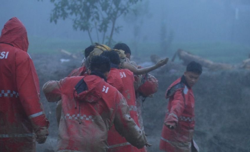 Update Korban Banjir dan Longsor Sumatra, BNPB: 916 Jiwa Meninggal Dunia, 274 Masih Hilang