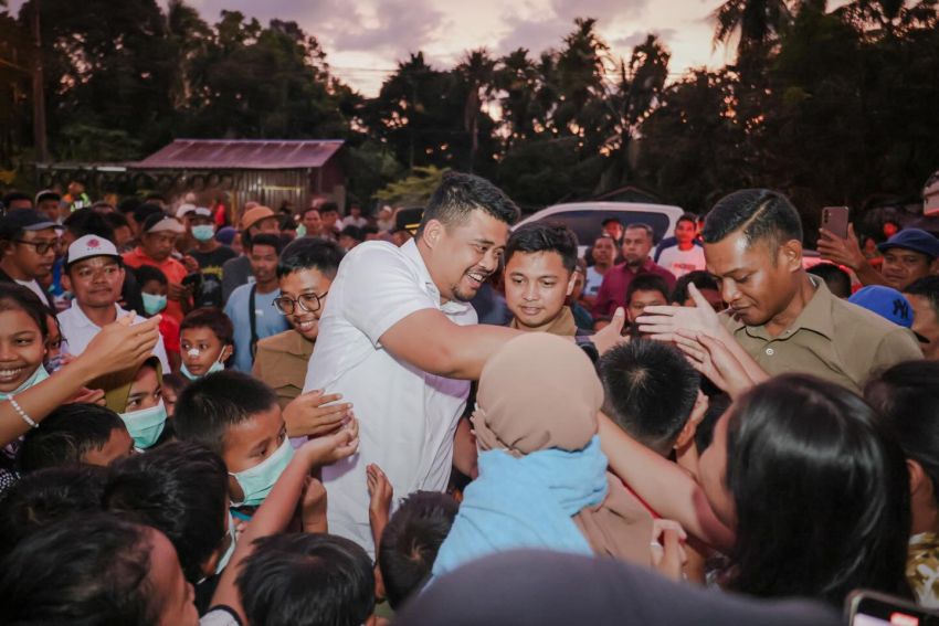 Curhat Pilu Pengungsi Tapanuli Selatan ke Bobby Nasution: Rumah Hancur, Tak Tahu Harus Mulai dari Mana