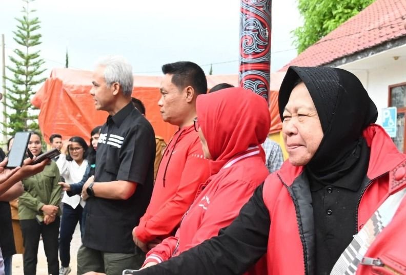 Ganjar Pranowo dan Tri Risma Hadir di Humbahas, Bawa Truk Penuh Bantuan untuk Korban Bencana