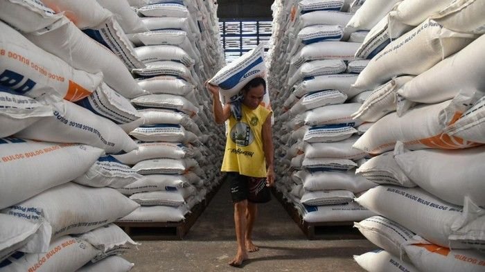 Bulog Salurkan 2.269 Ton Beras untuk Korban Banjir dan Longsor di Sumatera Utara