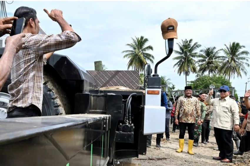 Presiden Prabowo Tinjau Banjir Aceh, Bermalam di Lokasi untuk Pantau Bantuan
