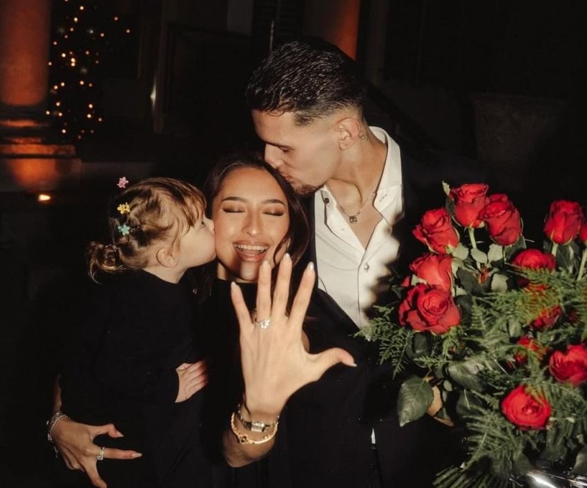 Future Mr & Mrs Hubner! Jennifer Coppen dan Justin Hubner Resmi Bertunangan