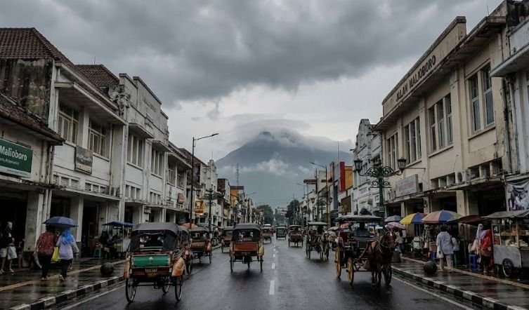 Cuaca DIY Hari Ini: Seluruh Wilayah Berawan, Suhu Stabil 23&ndash;29 Derajat