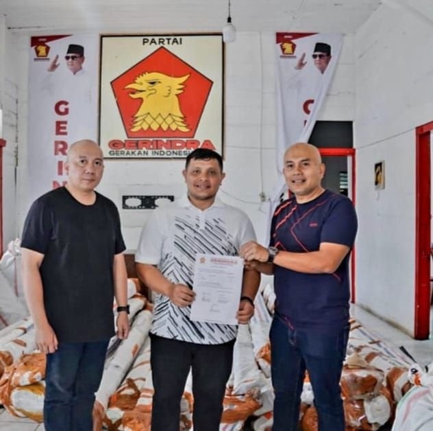 Gerindra Salurkan Puluhan Tenda untuk Korban Banjir dan Longsor di Tapanuli Selatan