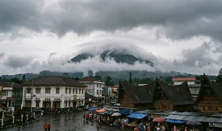Cuaca Sumatra Utara Didominasi Berawan dan Hujan Ringan, Nias Berpotensi Hujan Sedang