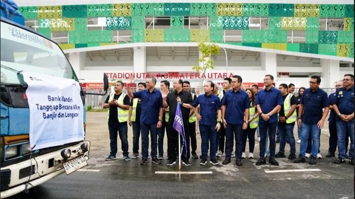 Mandiri Tanggap Bencana: Direksi Bank Mandiri Turun ke Lapangan Distribusikan Bantuan