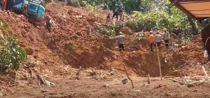 Empat Anjing SAR Dikerahkan Polda Sumut untuk Evakuasi Korban Tanah Longsor