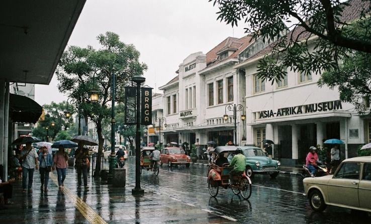 Hujan Ringan Diprakirakan Guyur Hampir Seluruh Jawa Barat, Suhu Terendah 16 Derajat