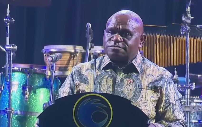 Natalius Pigai Tegaskan &ldquo;Haram&rdquo; Bawahan Beri Uang ke Atasan