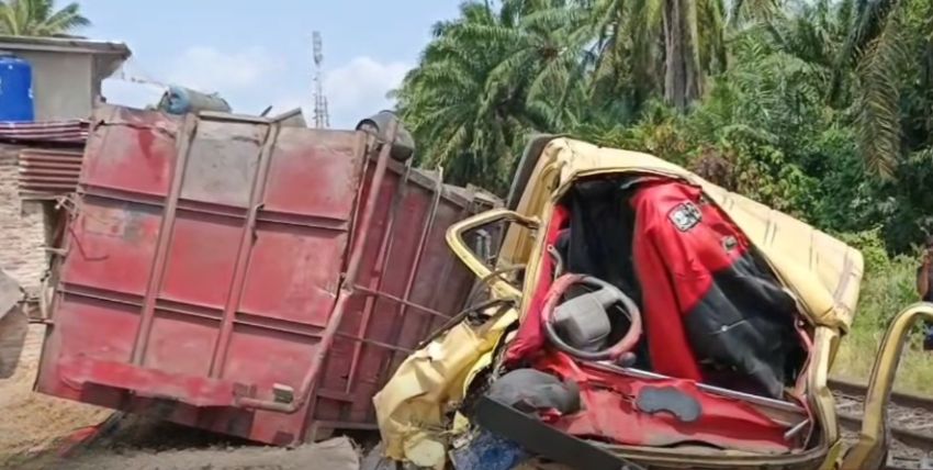 Truk Langsir Sawit Tabrak Kereta Sri Bilah Utama di Asahan, Sopir Tewas di Tempat