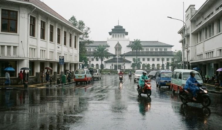 Hujan Ringan Berpotensi Merata di Jawa Barat Hari Ini