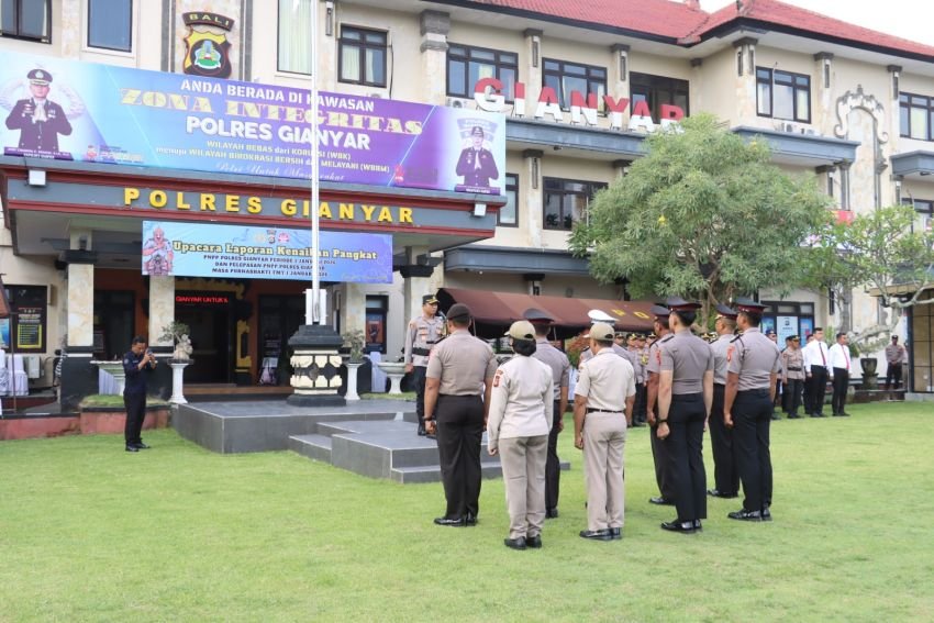 Pimpin Kenaikan Pangkat dan Pelepasan Personel Purnabhakti Awal 2026, Kapolres Gianyar: Bukan Hak Otomatis