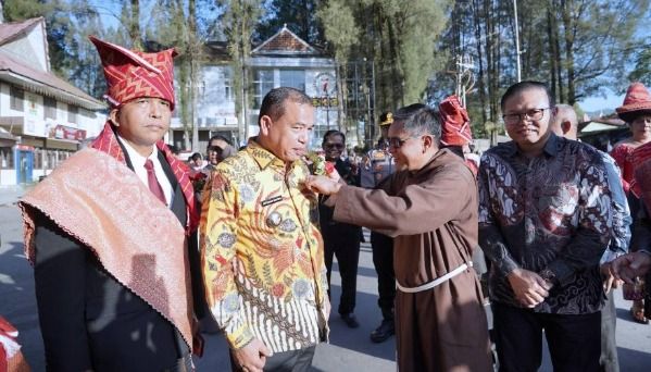 Delapan Imam Baru Ditahbiskan di Berastagi, Bupati Karo Apresiasi Pengabdian Umat