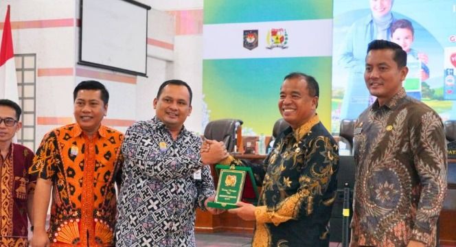 Indomaret Salurkan CSR di Karo, Bupati Tegaskan Pentingnya Peran Dunia Usaha dalam Pembangunan Sosial