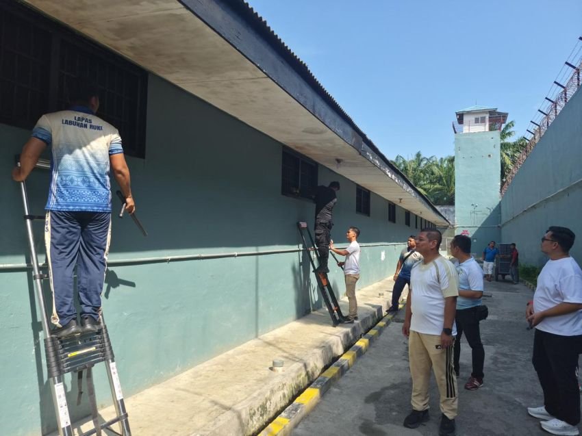 Antisipasi Gangguan Kamtib, Jajaran Lapas Labuhan Ruku Periksa Teralis Kamar Hunian