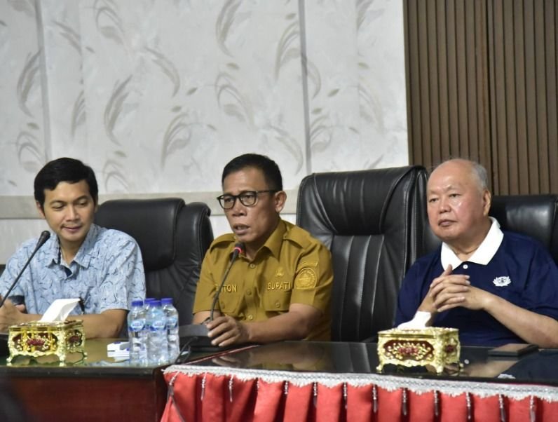 Bupati Tapteng Nonaktifkan Pejabat dari Lurah hingga Kadis Saat Tanggap Darurat